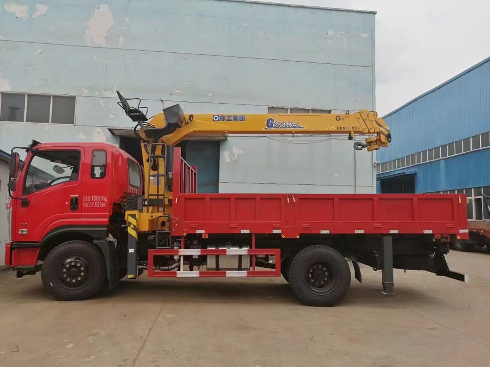 國六東風(fēng)暢行D1徐工7噸四節(jié)直臂吊機隨車吊